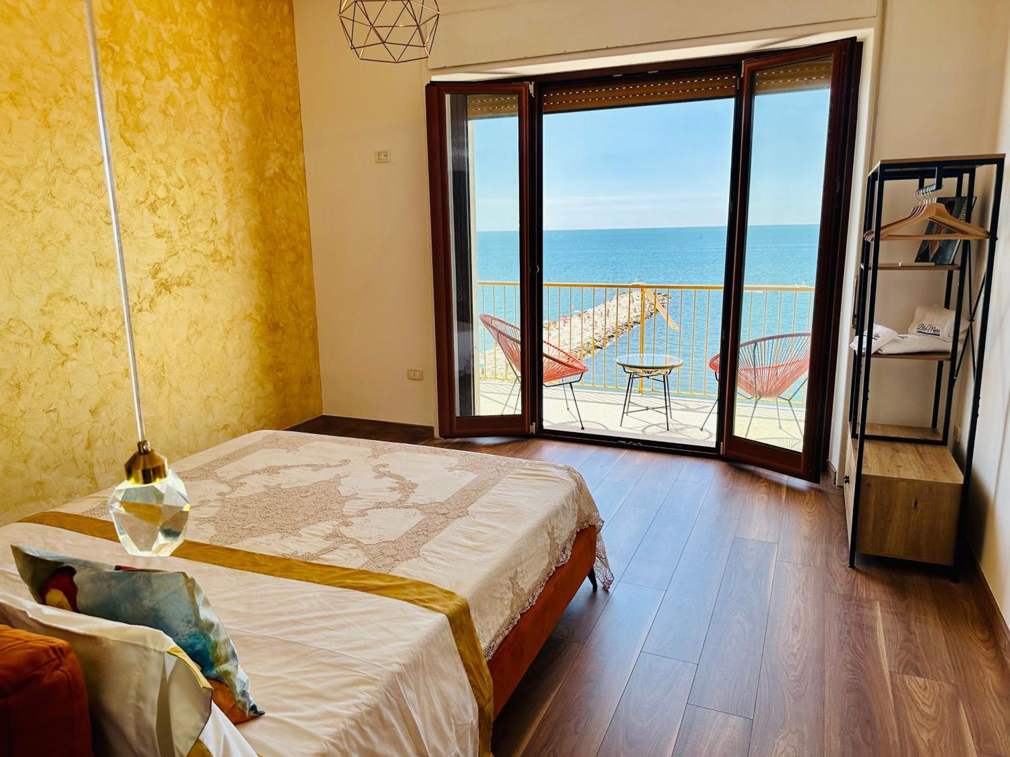 Blumare Arthouse Hotel Salerno Ngoại thất bức ảnh