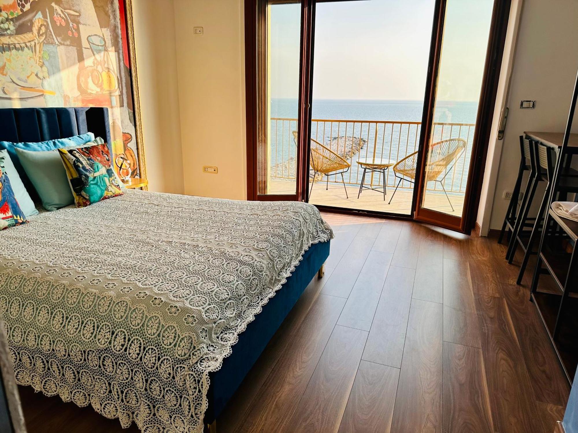 Blumare Arthouse Hotel Salerno Ngoại thất bức ảnh